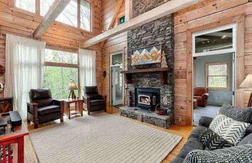 Big Canoe House | Elemental Bliss - Enjoy cookouts on the deck and peaceful valley views