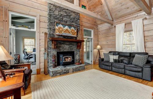 Big Canoe House | Elemental Bliss - Enjoy cookouts on the deck and peaceful valley views