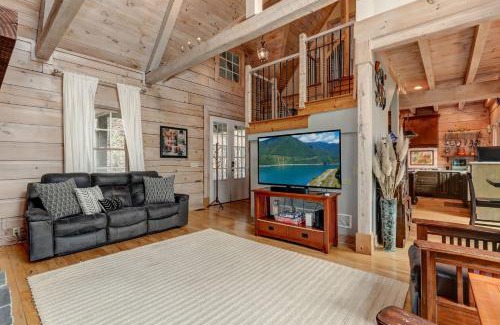 Big Canoe House | Elemental Bliss - Enjoy cookouts on the deck and peaceful valley views