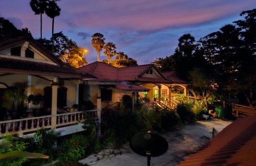 Rawai House | Elephant bungalow at Ya Nui beach