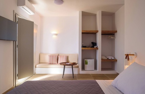 Pyrgos Hotel | Elia Pyrgos Suites