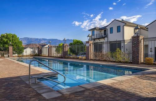 Hurricane House | Elim Gem w Pool BBQ Hot Tub N Sand Hollow