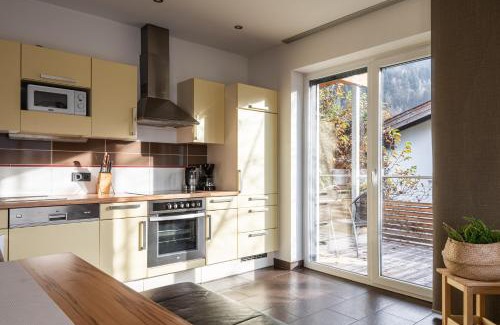 Kaprun Apartment | Elinas Mountain Views