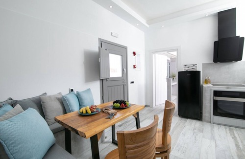 Exomytis Villa | Elite Santorini Villa | Aegean Melody Suites | 2 Bedroom | Heated Outdoor.