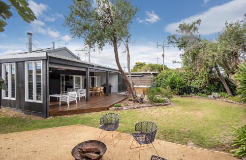 Capel Sound House | Elizabeth Lodge with Spa Walk to beach