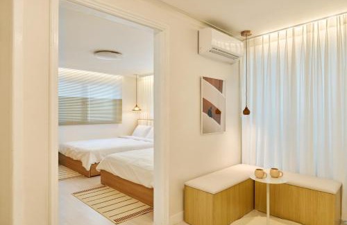 Gangdong-Gu Apartment | Ella Stay 서울 잠실 롯데월드 근처 천호동 강동경희대병원 5호선 올림픽공원역 KSPO #초역세권 #최고급 호텔침구