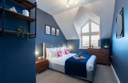 Gloucester Apartment | Elliot Oliver - Loft Style 2 Bedroom Apartment With Parking In The Docks