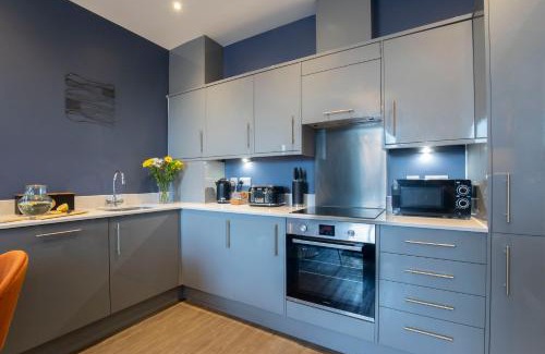 Gloucester Apartment | Elliot Oliver - Loft Style 2 Bedroom Apartment With Parking In The Docks