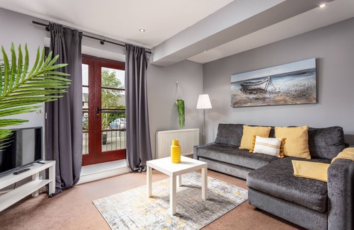 Ayr Apartment | Elliot Suite No3 - Donnini Apartments
