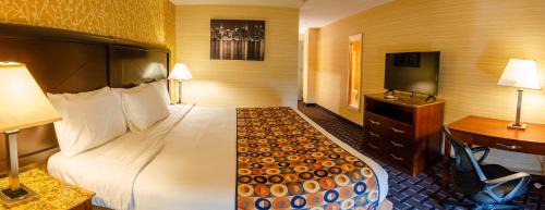 Queens Hotel | Elmhurst Hotel