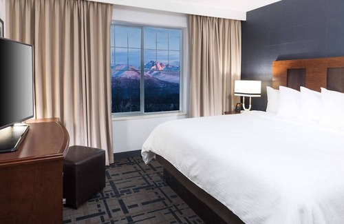 Midtown Anchorage Hotel | Embassy Suites Anchorage