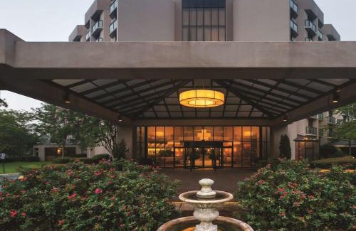 Redmont Park Hotel | Embassy Suites Birmingham