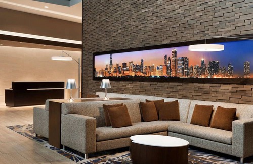 Lombard Hotel | Embassy Suites by Hilton Chicago Lombard