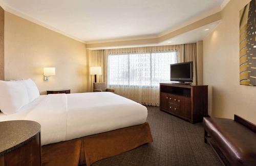 Downtown Austin Hotel | Embassy Suites by Hilton Austin Downtown South Congress