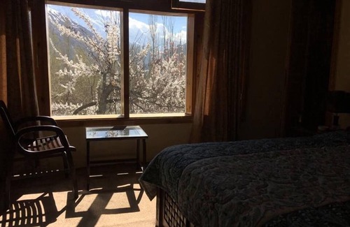 Karimabad Hotel | Embassy Villa Suites