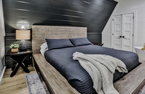 Broken Bow House | Embrace Nature in this Breathtaking A-frame with Hot-tub in Broken Bow, Oklahoma