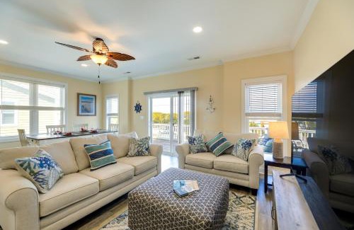 Emerald Isle House | Emerald Isle Getaway with Decks and Beach Views!