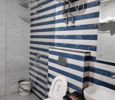Greater Noida Hotel | Emerald Suites