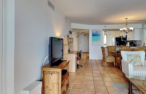 Destin Condo | Emerald Towers (Destin) #705 | Central Location, Stunning View + Amenities