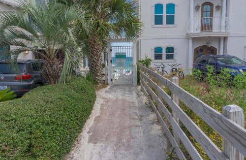 Frangista Beach House | Emerald Waters 0101