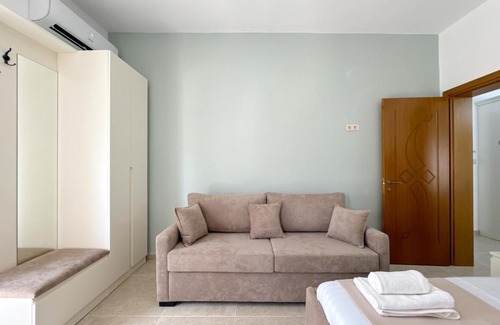 Nea Michaniona Apartment | Empire Apartment 3