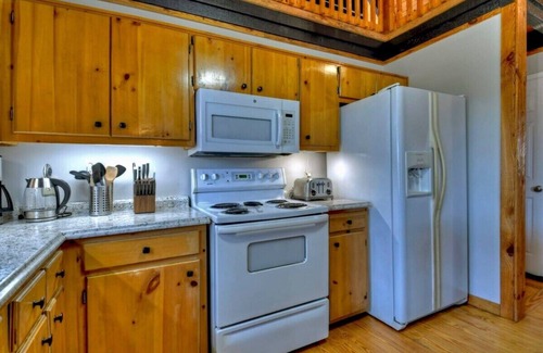 Ellijay House | Empress Tree Lodge - HotTub/Sauna/FirePit/Sleeps 12