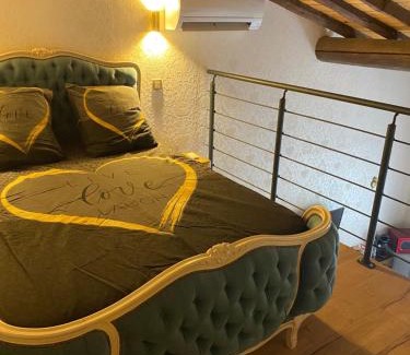 Vauvert Apartment | En Camargue, Gite Cosy climatisé jacuzzi en sus, proche lac et mer