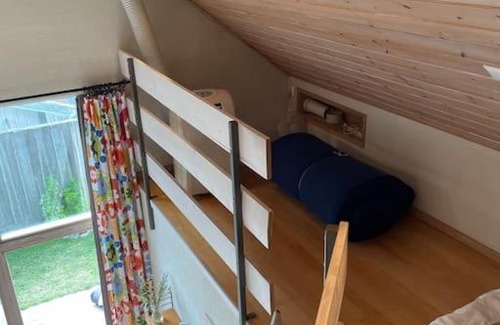 Falkenberg Apartment | En mysig liten lägenhet med egen uteplats.