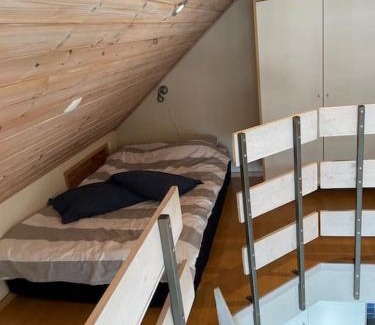 Falkenberg Apartment | En mysig liten lägenhet med egen uteplats.