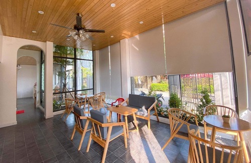 Hue City Centre Villa | Encens villa and spa features a bar, garden, terrace, and free WiFi