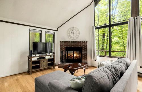 The Woods House | Enchanting A-Frame Cabin Retreat near Berkeley Springs and Mountain Views in West Virginia