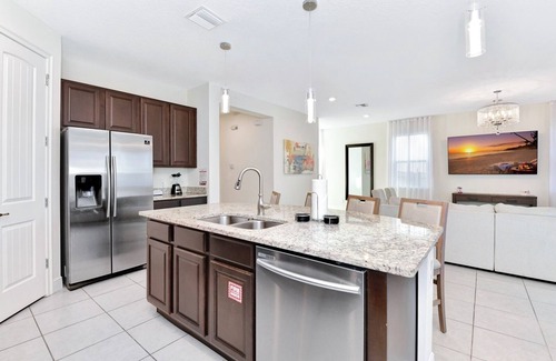 West Kissimmee Resort | Encore Disney Villa 5 bedroom & private pool 12 guests 15 mins from Disney Parks