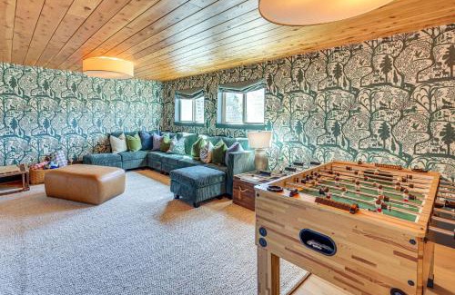 Norden House | Endless Mtn Views! Group Ski Lodge at Sugar Bowl