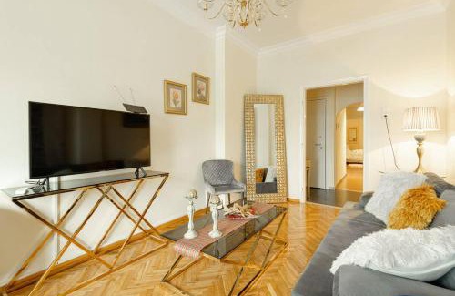 Thessaloniki City Centre Apartment | Endless View City Center Condo