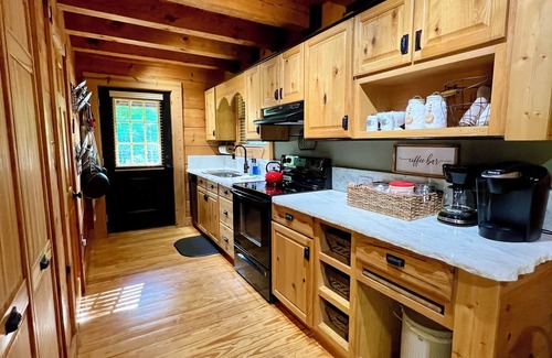 Saluda Cabin | Enjoy a CABIN including Blueberry Picking, Yard Games, Fire Pit, Screened Porch.