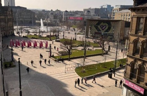 Bradford Apartment | Enjoy a relaxing stay in the heart of Bradford at City Park View