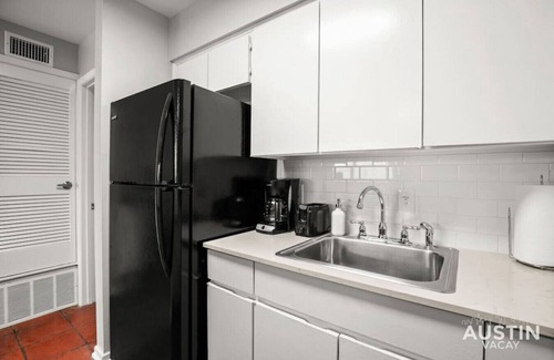 Bryker Woods Apartment | Enjoy Central Austin - King Bed + Smart TV & AC!