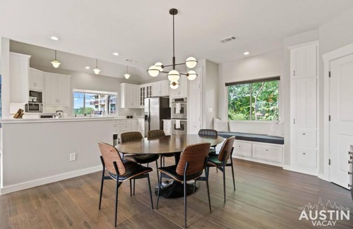Swede Hill House | Enjoy DT Newly Renovated & Patio and Free Swim Club by Austin Vacay