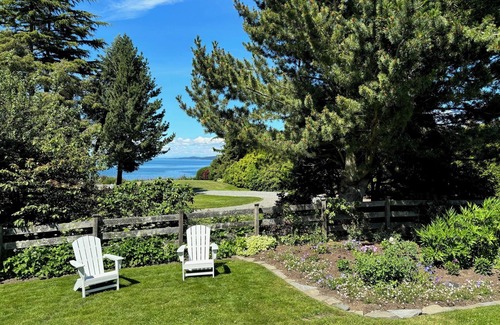 Bow House | Enjoy Fall Festivities and Nature with Samish Bay Views & Private Gardens.