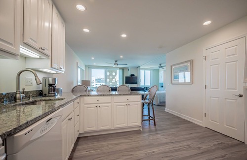 Rehoboth Beach Condo | Enjoy Ocean Views from This 7th Floor Studio