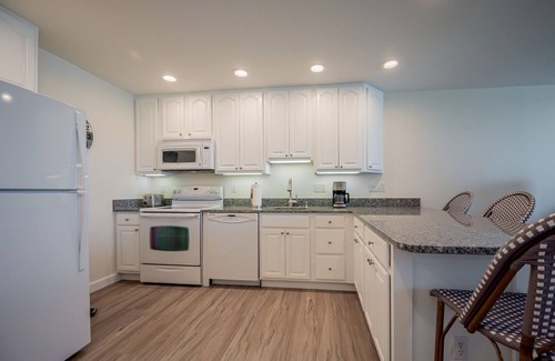 Rehoboth Beach Condo | Enjoy Ocean Views from This 7th Floor Studio