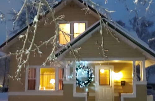 Wausau House | Enjoy the Comforts of Home ~ Free Pizza Fridays!