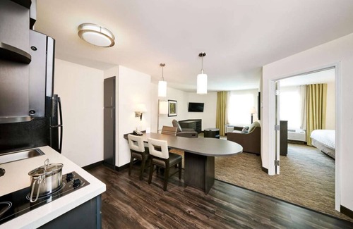 Plano Hotel | Enjoyable Stay! 3 Family-friendly Units w/Kitchens, Pets Allowed!