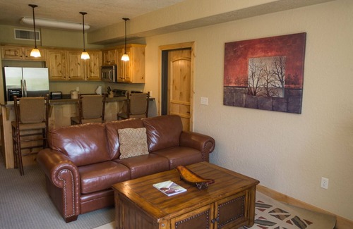 Park City Condo | Enormous Condo with Stunning Mountain Views by RedAwning - Save 20% on 7+ Nights!