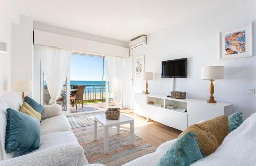 Torreblanca Apartment | Ensuite Mediterranean Sea Front