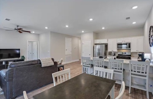 Pearl House | Entire 4 Bedroom home in Pearl, Mississippi