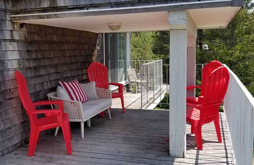 Manitoulin District House | Entire Beach House in Providence Bay, Manitoulin Island.
