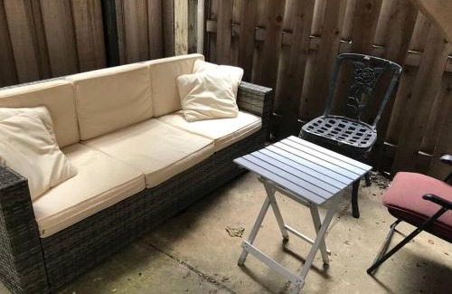 Wrightwood Neighbors House | ENTIRE BUILDING-Walk to Lincoln Park or The Beach