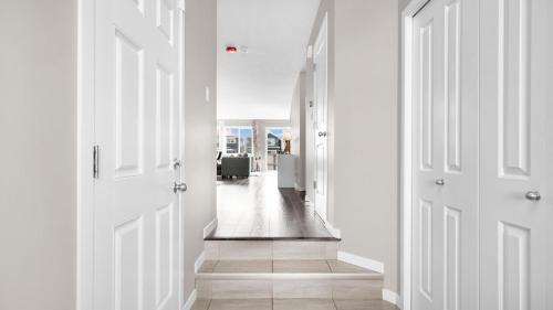 Southeast Edmonton House | *Entire Home Spacious 3 bed, 2.5 bath duplex*