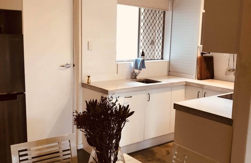 Como House | Entire modern ground floor unit with courtyard fronting park
